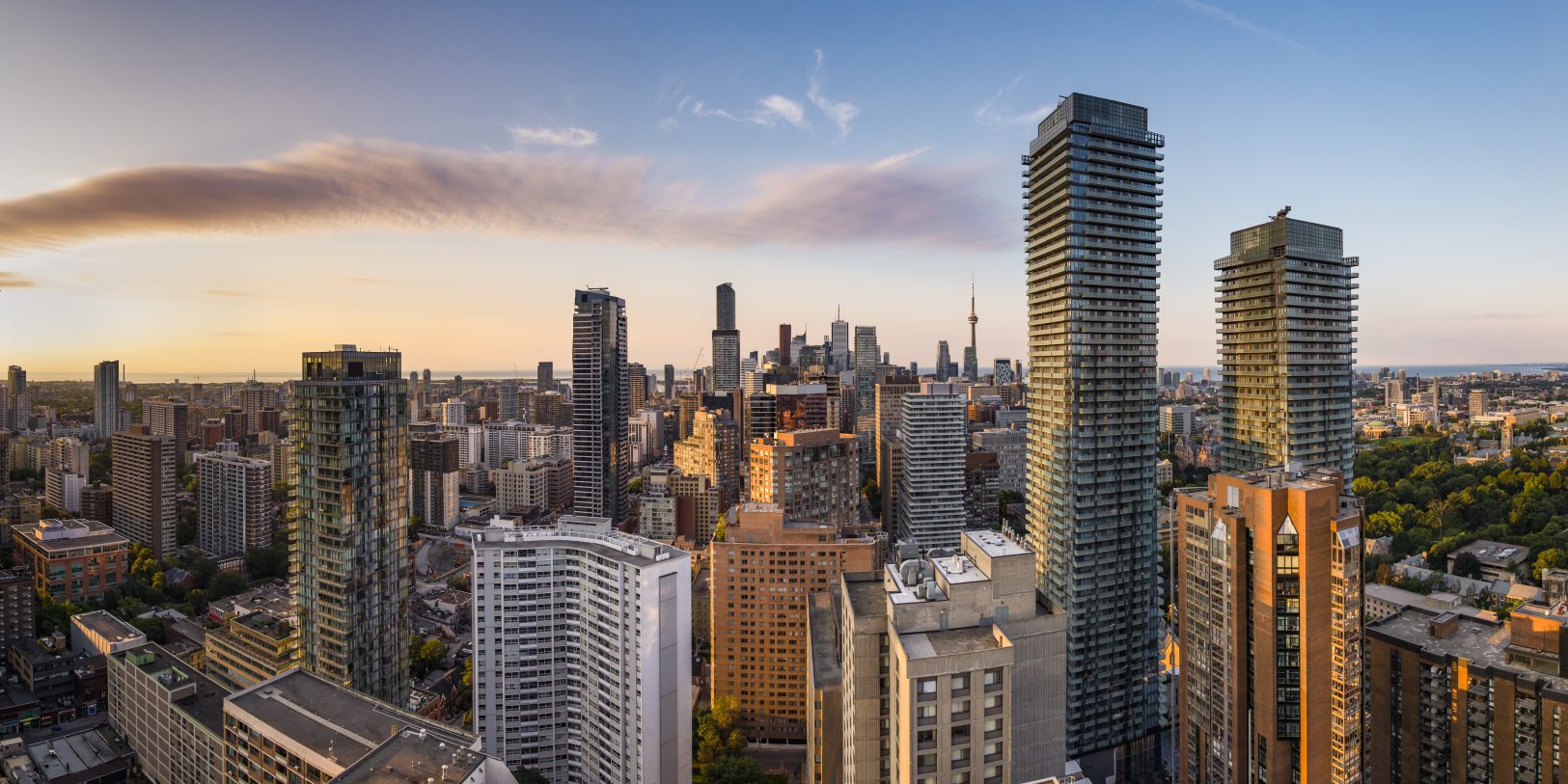 Pros and Cons of Buying Homes in Downtown Toronto